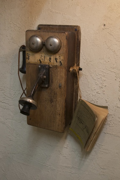 317-1976 TNM Museum Crank Telephone.jpg